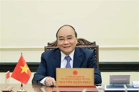 越南国家主席阮春福与印尼总统佐科·维多多通电话