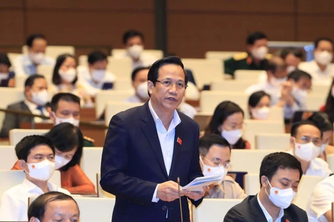 越南第十五届国会第一次会议：同步有效开展受新冠肺炎疫情影响的劳动者扶助工作
