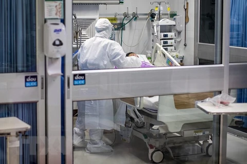 日本向老挝和泰国援助治疗新冠肺炎患者的医疗设备