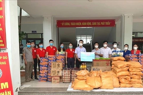 越南红十字会为新冠肺炎疫情影响人群积极开展帮扶活动