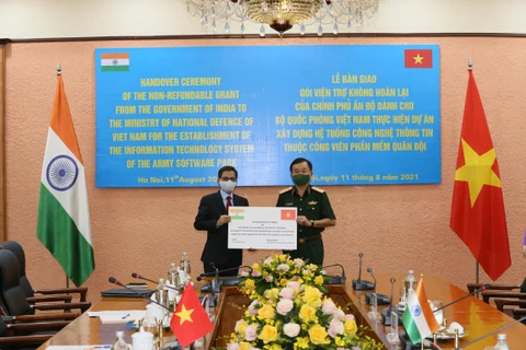 越南国防部接收印度政府援助的500万美元