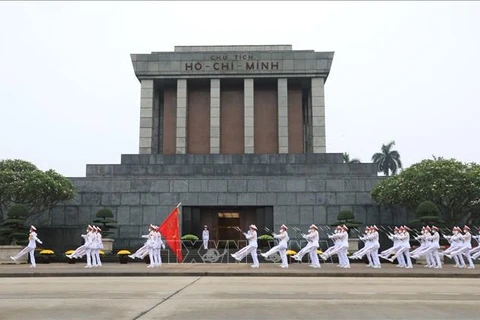 胡志明主席陵墓：越南民族神圣的空间 