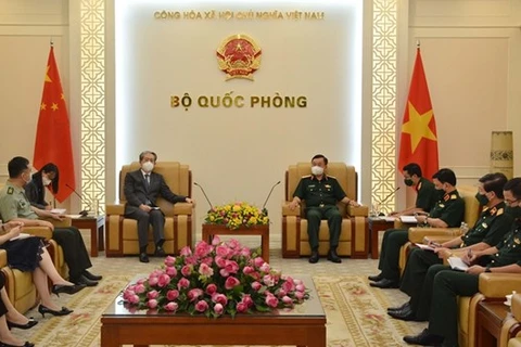 越南国防部副部长黄春战上将会见中国驻越南大使熊波