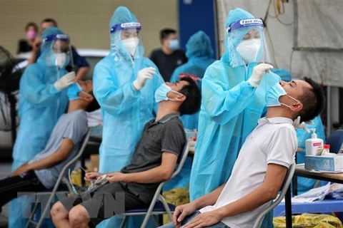 越南在过去24小时新增8656例新冠肺炎确诊病例 累计确诊突破30万