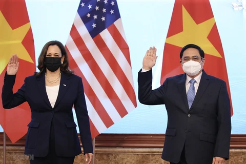越南政府总理范明政会见美国副总统哈里斯