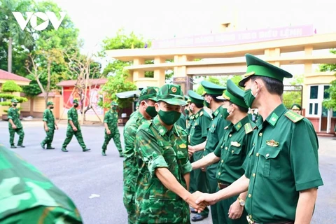 越南人民军来自人民，服务人民 
