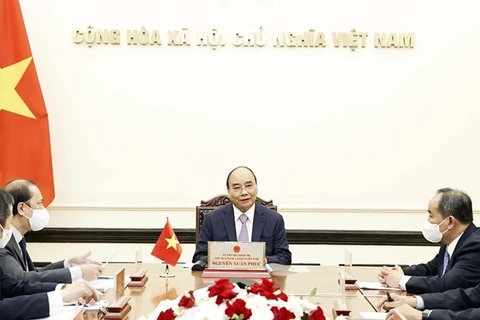 越南国家主席阮春福与日本首相菅义伟通电话