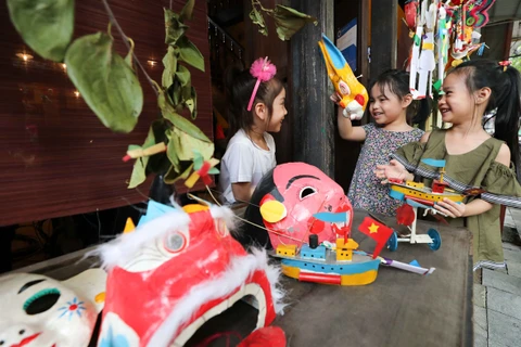 有关中秋节的在线展览会有助于满足儿童中秋节期间的文化享受需求