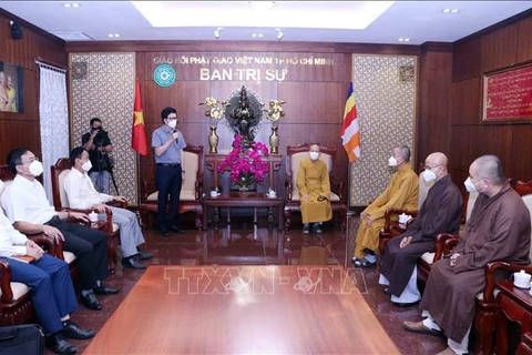 越南政府宗教委员会领导与越南佛教协会胡志明市分会领导举行工作会谈
