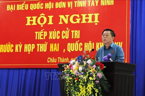 中央宣教部部长阮仲义在西宁省会见选民