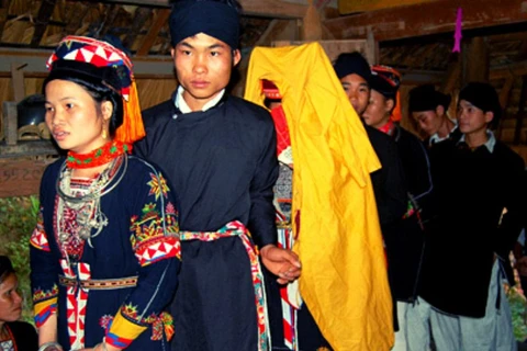越南广宁高兰族的独特婚俗