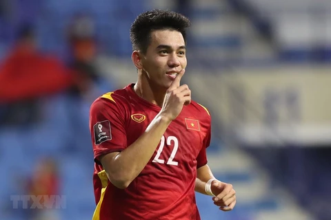 越南球员进灵赢得亚足联“未来之星”奖
