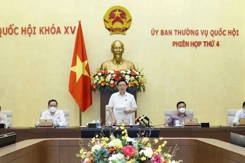 越南国会常委会第四次会议闭幕