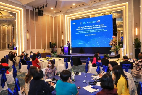 越南国家副主席武氏映春出席2021年越南女性商人论坛