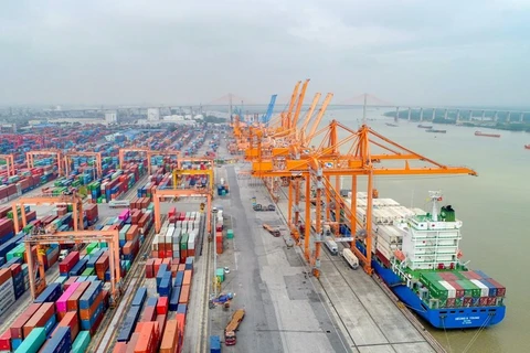 越南交通运输部部长：为引进外国投资商投建港口营造便利条件