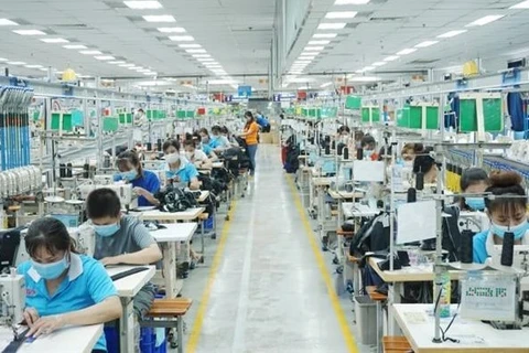 越南南部地区加快推动复工复产 欢迎企业员工返岗上班