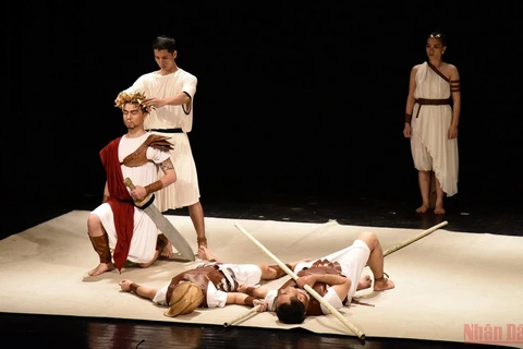 古希腊作家索福克勒斯《安提戈涅》作品登上越南舞台