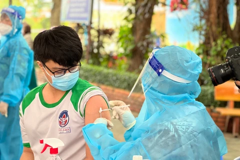 昆岛县扎实有序开展12-17岁人群新冠疫苗接种工作