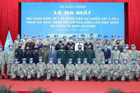 越南首支维和工兵队正式亮相