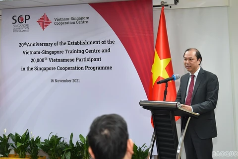 越新培训中心为越南的人力资源培训工作做出积极贡献