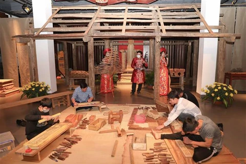 庆祝越南文化遗产日系列活动在河内古街区举行