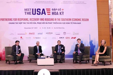 “与美国会面：携手重新开放并推动南部经济区复苏和发展”会议在胡志明市举行