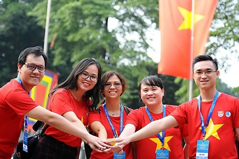 越南青年知识分子共同携手寻找措施促进国家发展