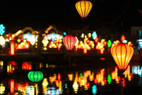 会安市灯笼艺术节在即 张灯结彩迎新年