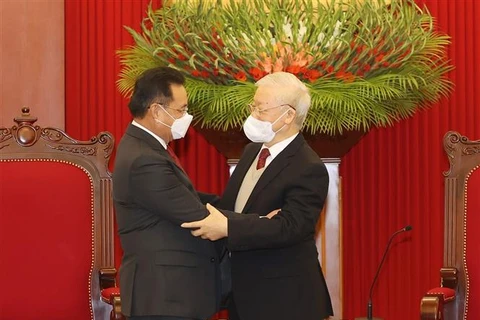 越共中央总书记阮富仲会见老挝国会主席赛宋蓬·丰威汉