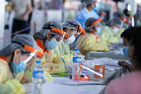新冠肺炎疫情：老挝确诊病例超10万