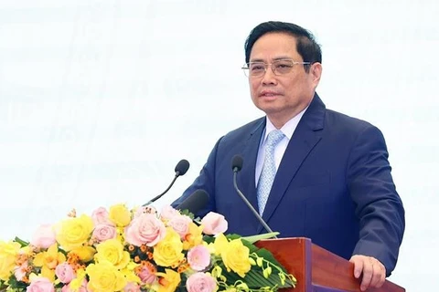 越南政府总理范明政：使人民和企业成为立法和执法工作的中心和主体