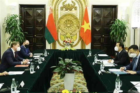 越南与白俄罗斯外交部副部长级政治磋商在河内举行