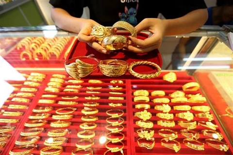 1月28日上午越南国内黄金价格超过6260万越盾/两