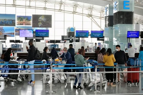 2022年壬寅春节假期 河内内排机场和胡志明市新山一机场接待游客量创纪录