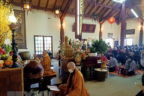 旅法越侨在竹林禅院举行祈福仪式