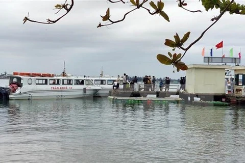 广南省快艇翻沉事故 造成至少13人死亡