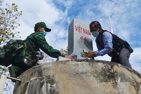 越南得乐省在边境保护工作中发挥全民力量 