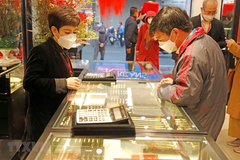 3月23日上午越南国内黄金价格下降30万越盾