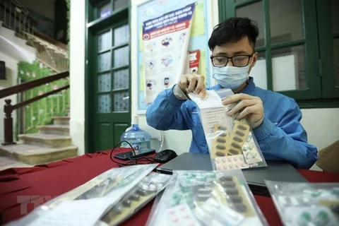 3月24日越南新增新冠肺炎确诊病例12万例 比昨日下降7886例