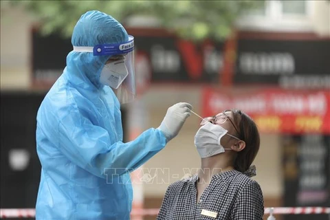 25日越南新增新冠肺炎确诊病例近11万 河内新增确诊病例数持续下降 