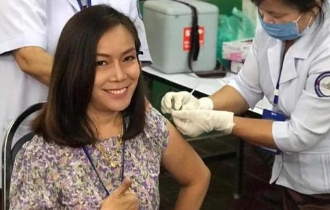 老挝开始开展第4针新冠疫苗接种计划 