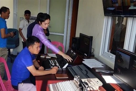 越南援老广播电视台项目举行移交仪式