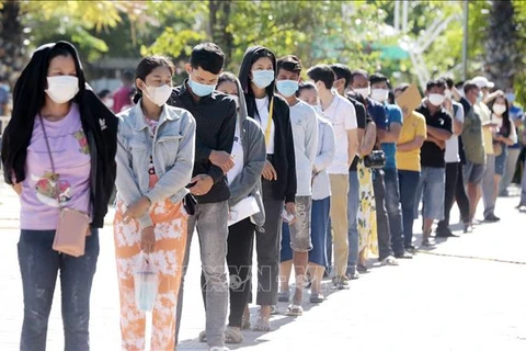 在柬埔寨外国人劳工证有效期将延长至今年5月底