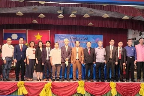 老挝中部越资企业协会和南部越资企业协会宣布成立