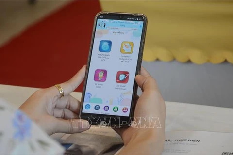 岘港市公布儿童保健网和手机应用程序