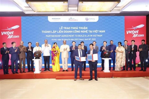越南国会主席王廷惠与印度下议院议长共同出席越印新航线开通仪式