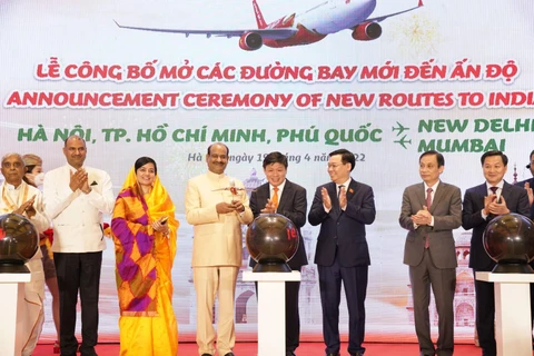 越捷开通越南与印度新航线 王廷惠和奥姆•博拉出席公布仪式