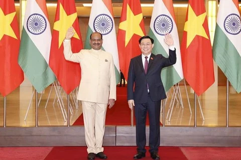 印度下议院议长奥姆•博拉访问越南为越印关系注入重要动力