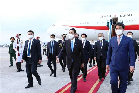 日本首相岸田文雄开始对越南进行正式访问