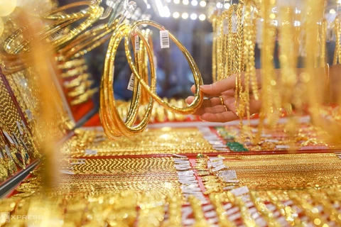 5月10日上午越南国内黄金价格每两7000万越盾左右